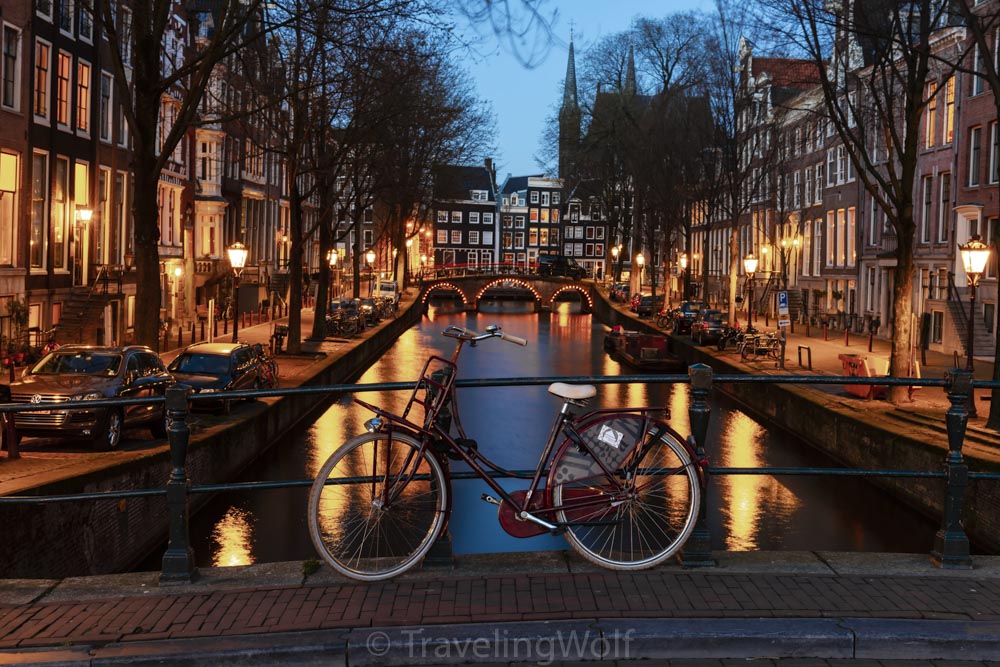 Bike canal amsterdam