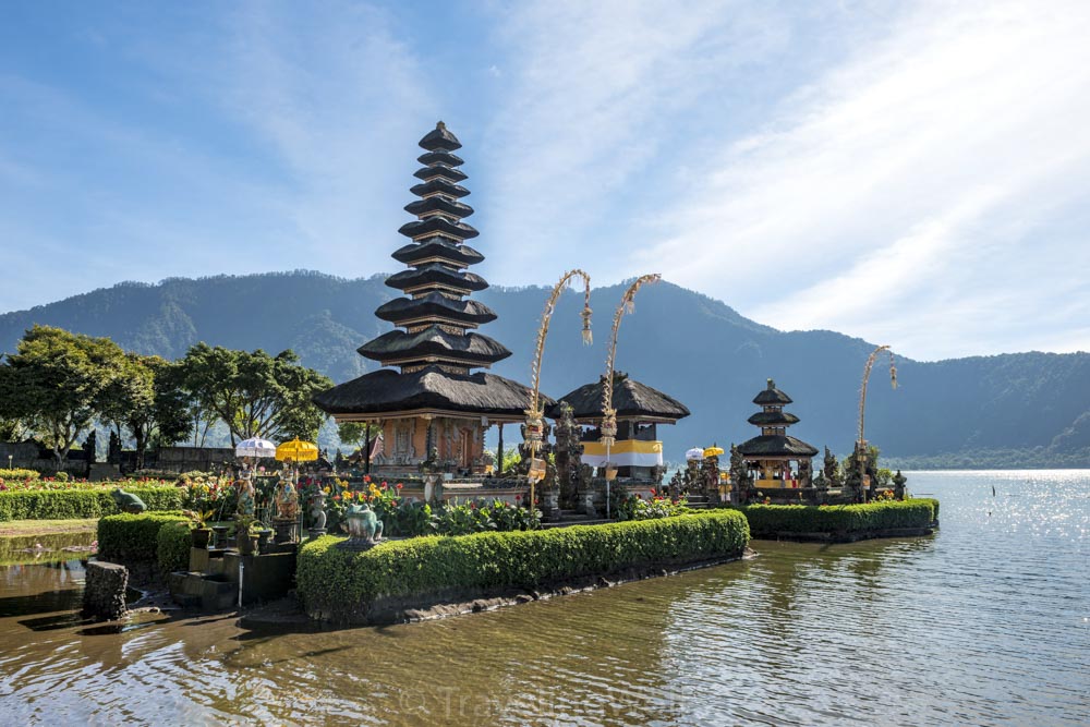 lake-temple-bali-indonesia