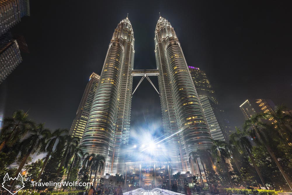 petrona-towers-night-malaysia-backpacking