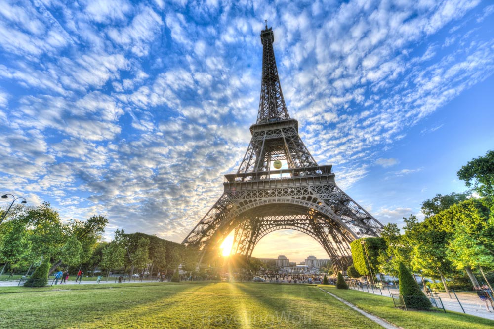 cute eiffel tower for twitter